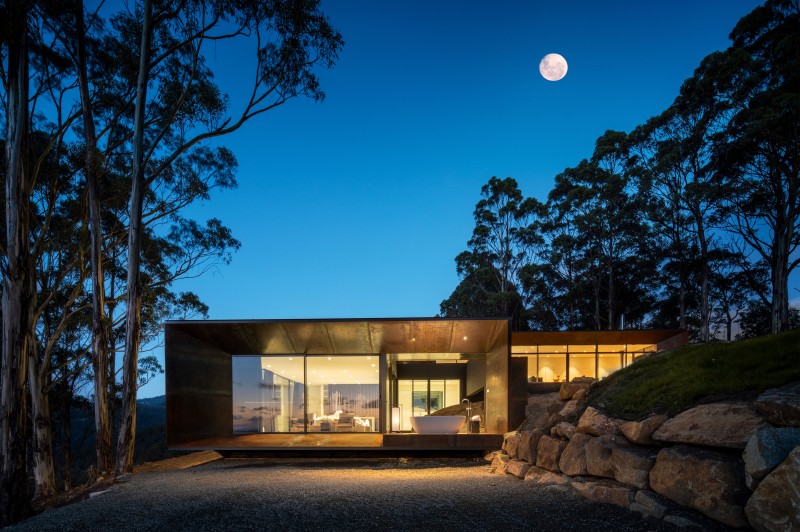 IAPA Design - MountainTop Snug Resort House