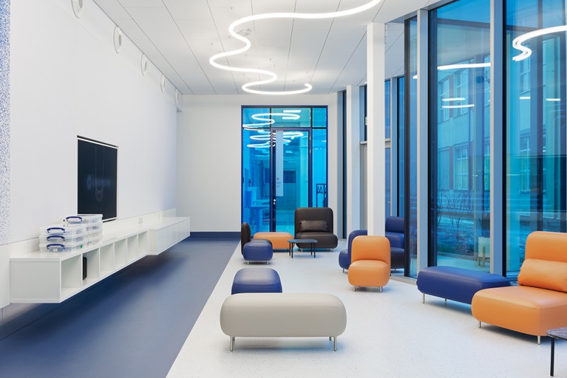 Design studio H2E - Light Guide Optics International MIKSI