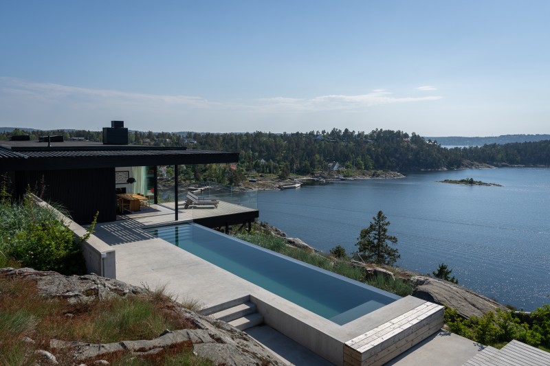 Marcus Stork - House on the cliffs