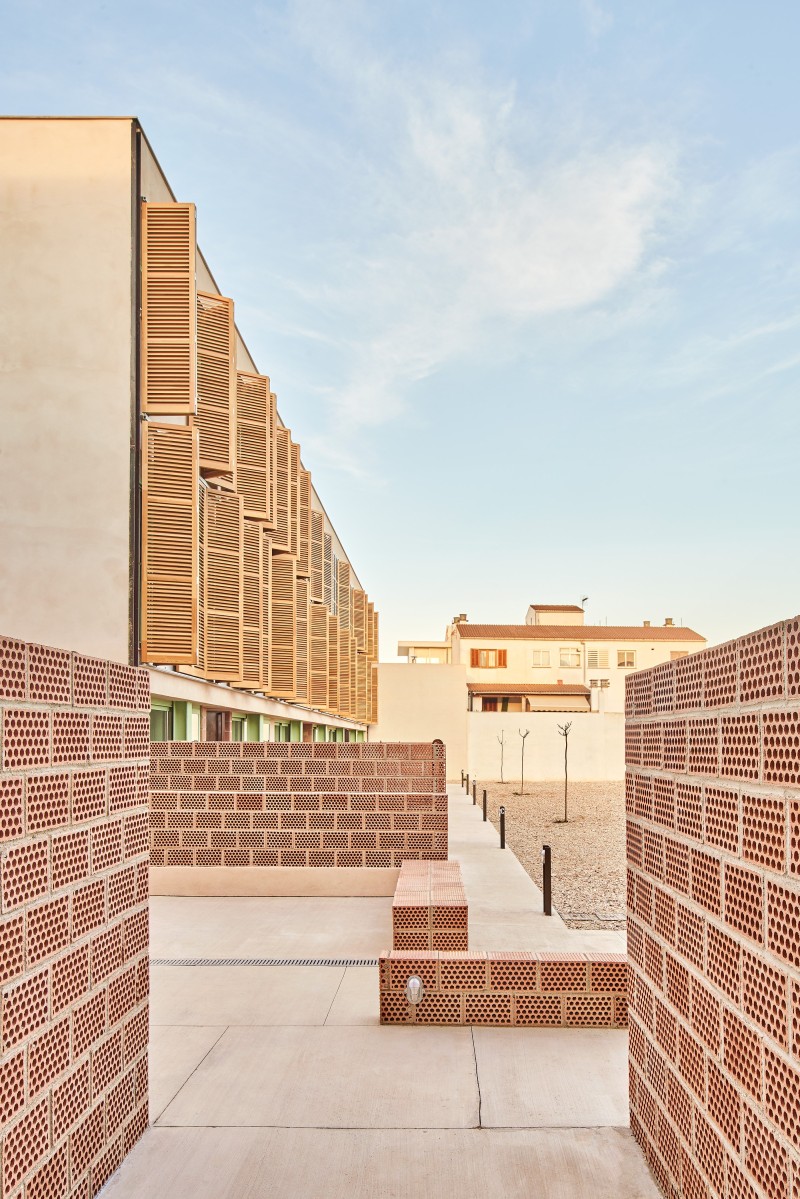 [Fortuny-Alventosa, Morell Arquitectes (F-AM Arquitectes) - 54 social housing in Inca, Mallorca, Balearic Islands - IMG 5]