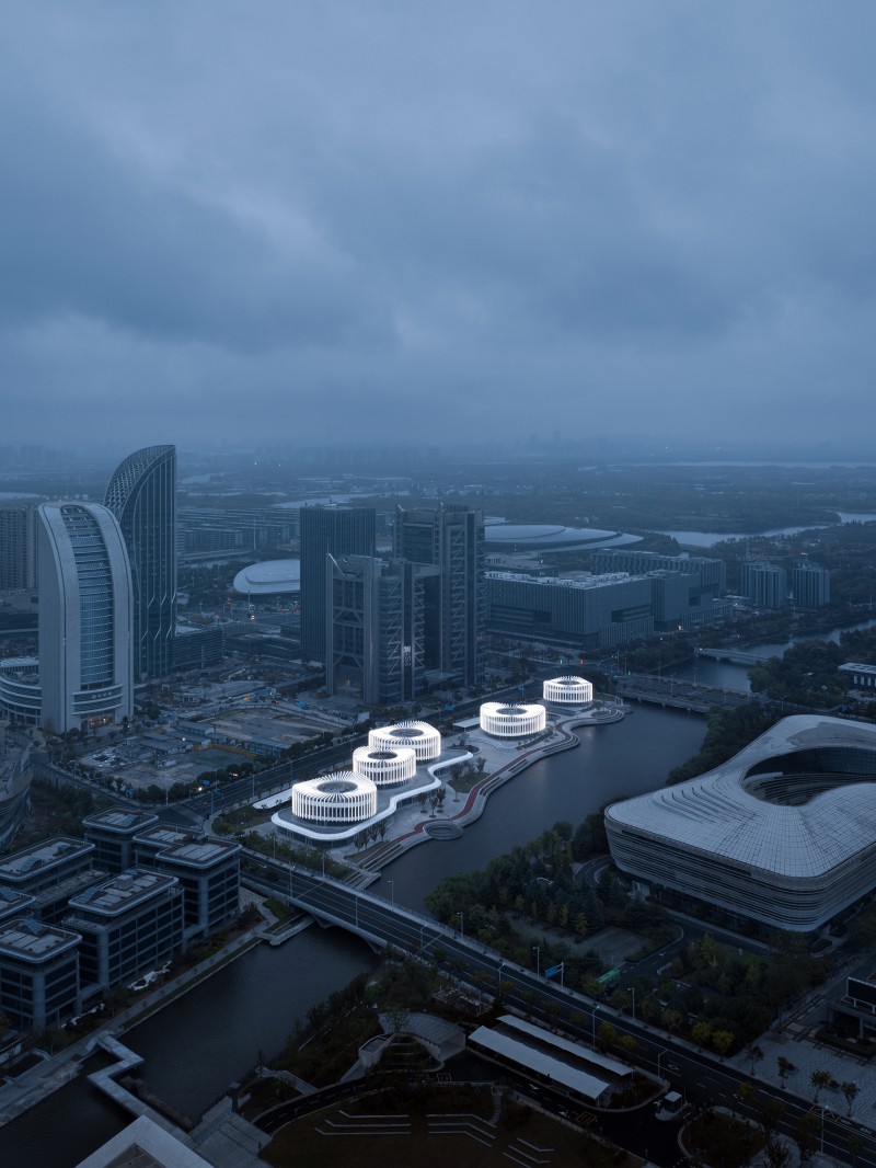 United Units Architects - Nine Flow Riverside Art Mall