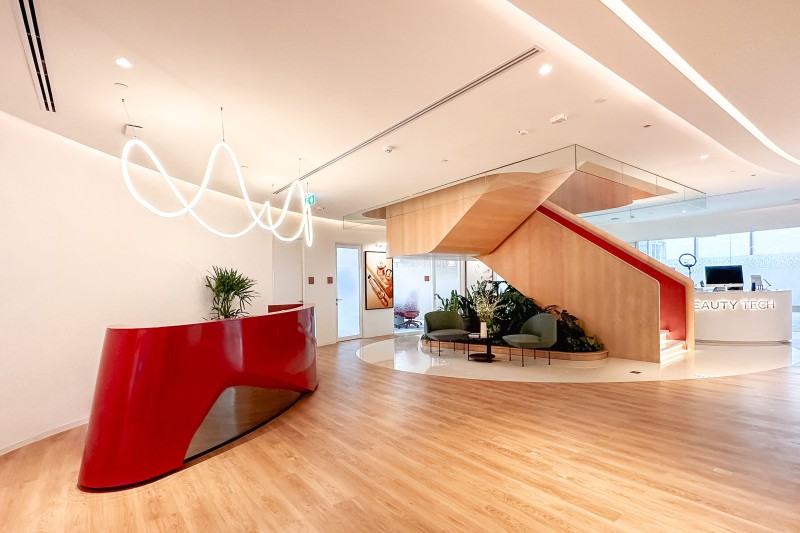 dwp | design worldwide partnership - L'Oreal Thailand Ofice