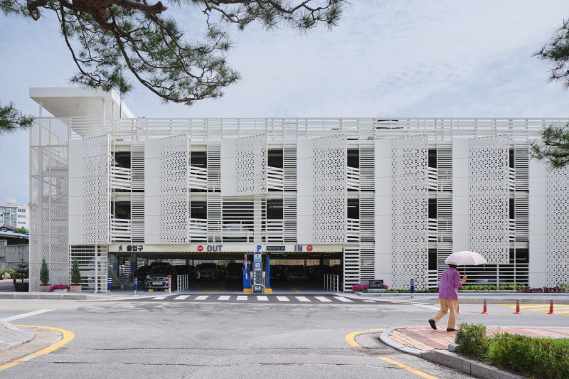 Sung et Associés architecture - Light(car)House