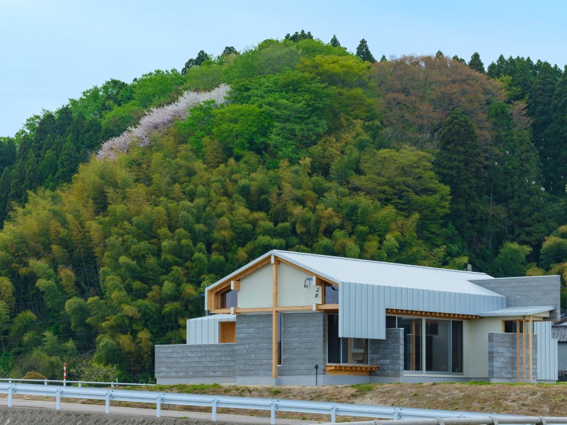 Okayama University of Science + KAZE LLC - Keyaki Monogatari (The Tale of Zelkova)