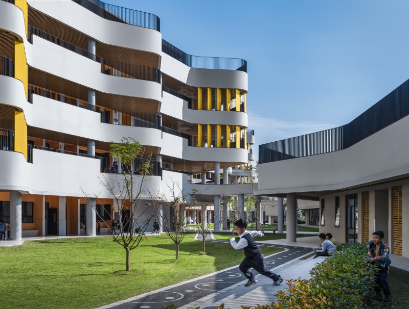 BREARLEY (AUSTRALIA) PTY LTD - LEARNING TO LET GO: Chonggu Experimental School