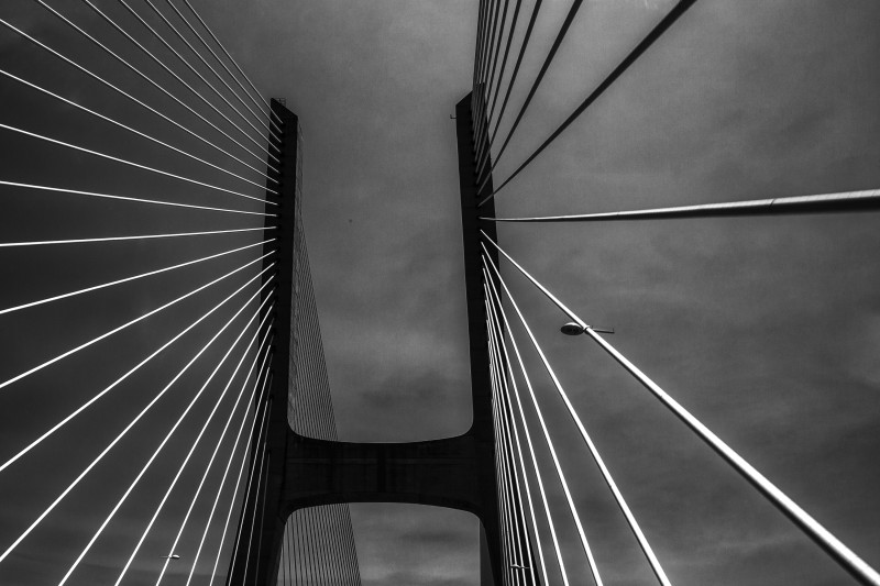 Floriana Avellino - About a bridge