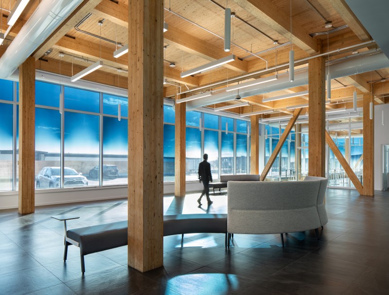 Menkès Shooner Dagenais LeTourneux Architectes - QScale Q01 Campus