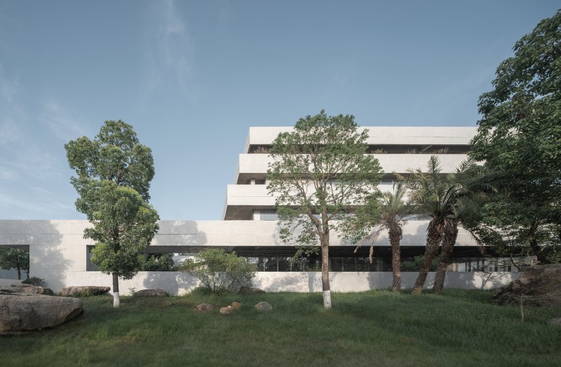 RESP Studio - The Elegant Square Courtyard—Enterprise Exhibition Hall from Gardenarts